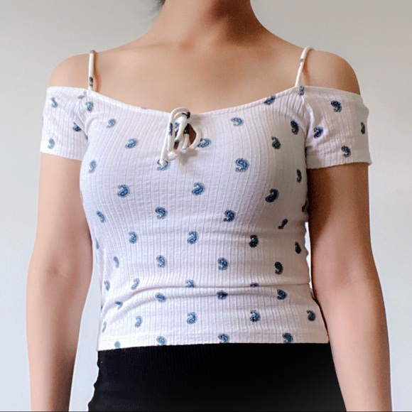 2 off the shoulder white and black tops - Picture 6 of 6